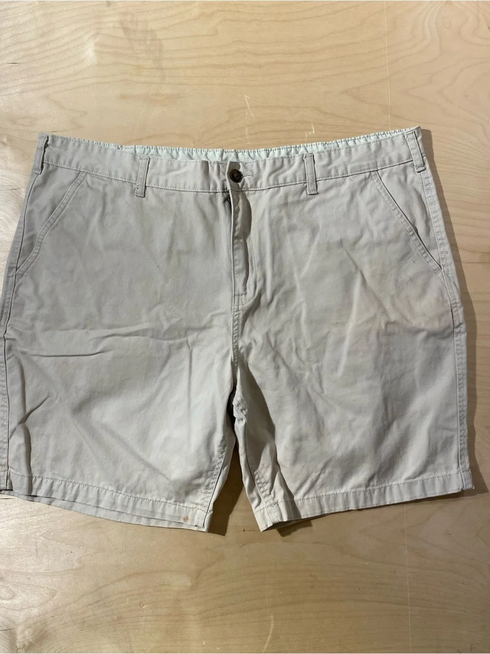 Faded Glory Men's Flat Front Chino Shorts in Light Khaki 46 (SX)